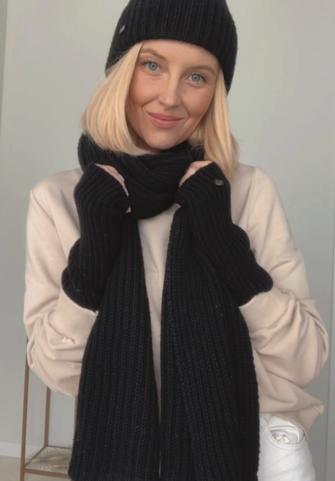 wełniana czapka gilda czarna zdjęcie 3